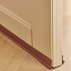 Bas de porte isolant