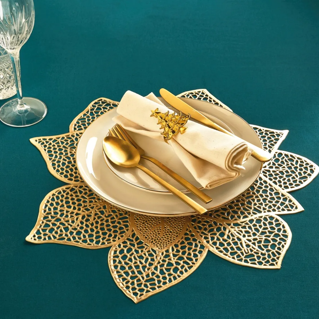 Chemin ou set de table poinsettia doré