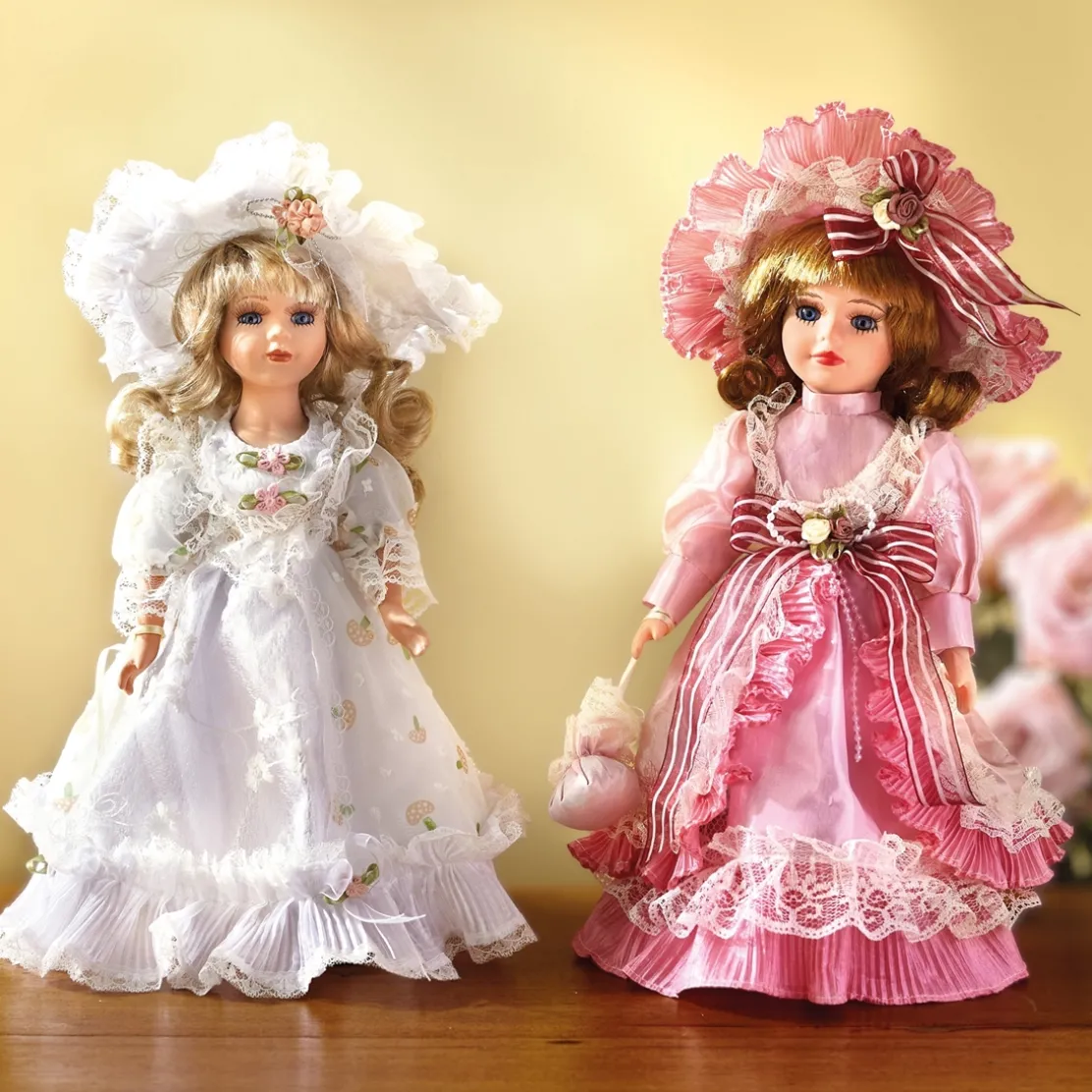 Poupée d'ornement romantique Rose ou Blanche