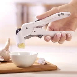 Presse-ail à crémaillère